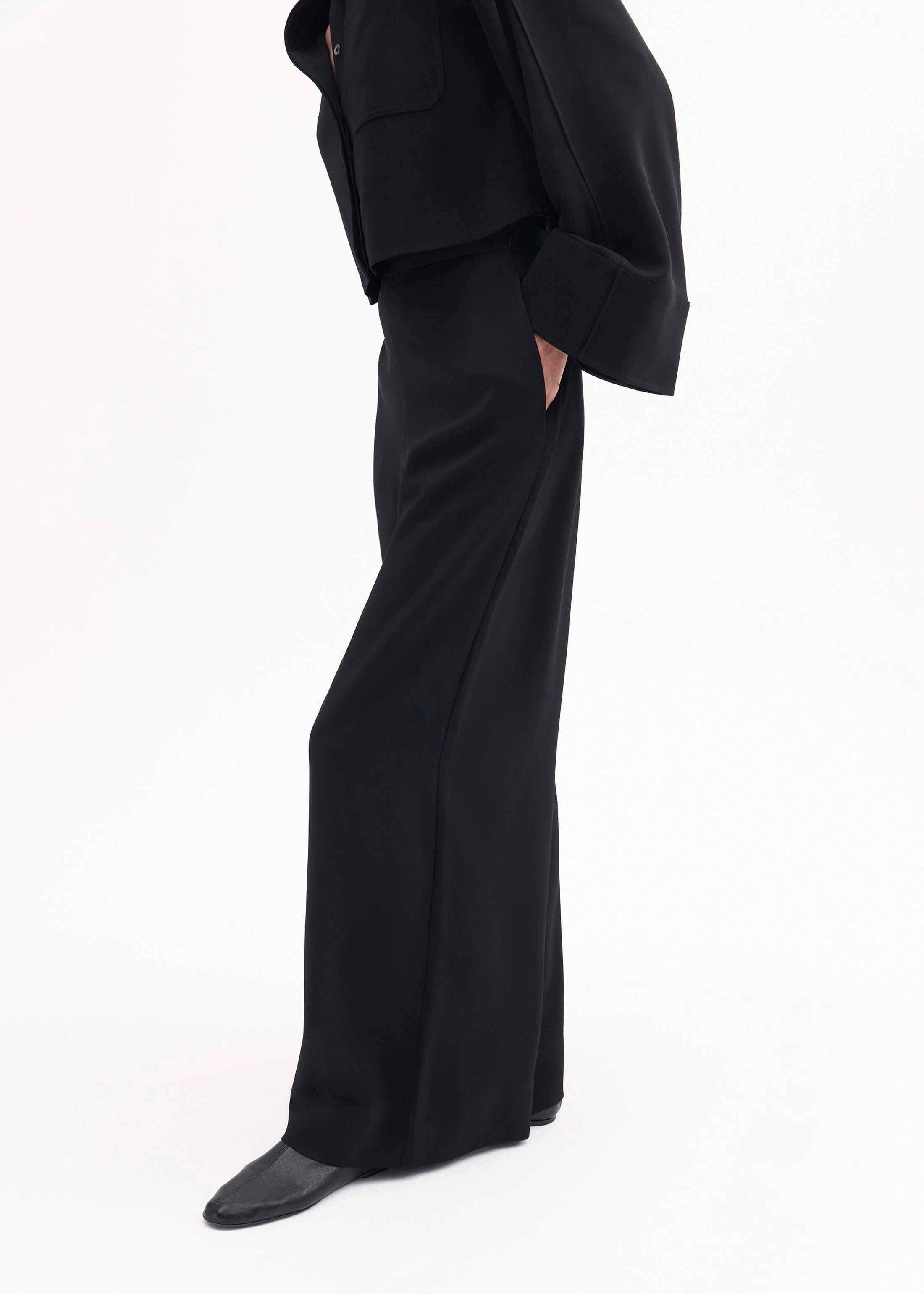 Wide Leg  Pant in Crepe - Black